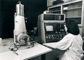 初期の走査型電子顕微鏡［1980年頃，海洋研究所電子顕微鏡室］ Photo05